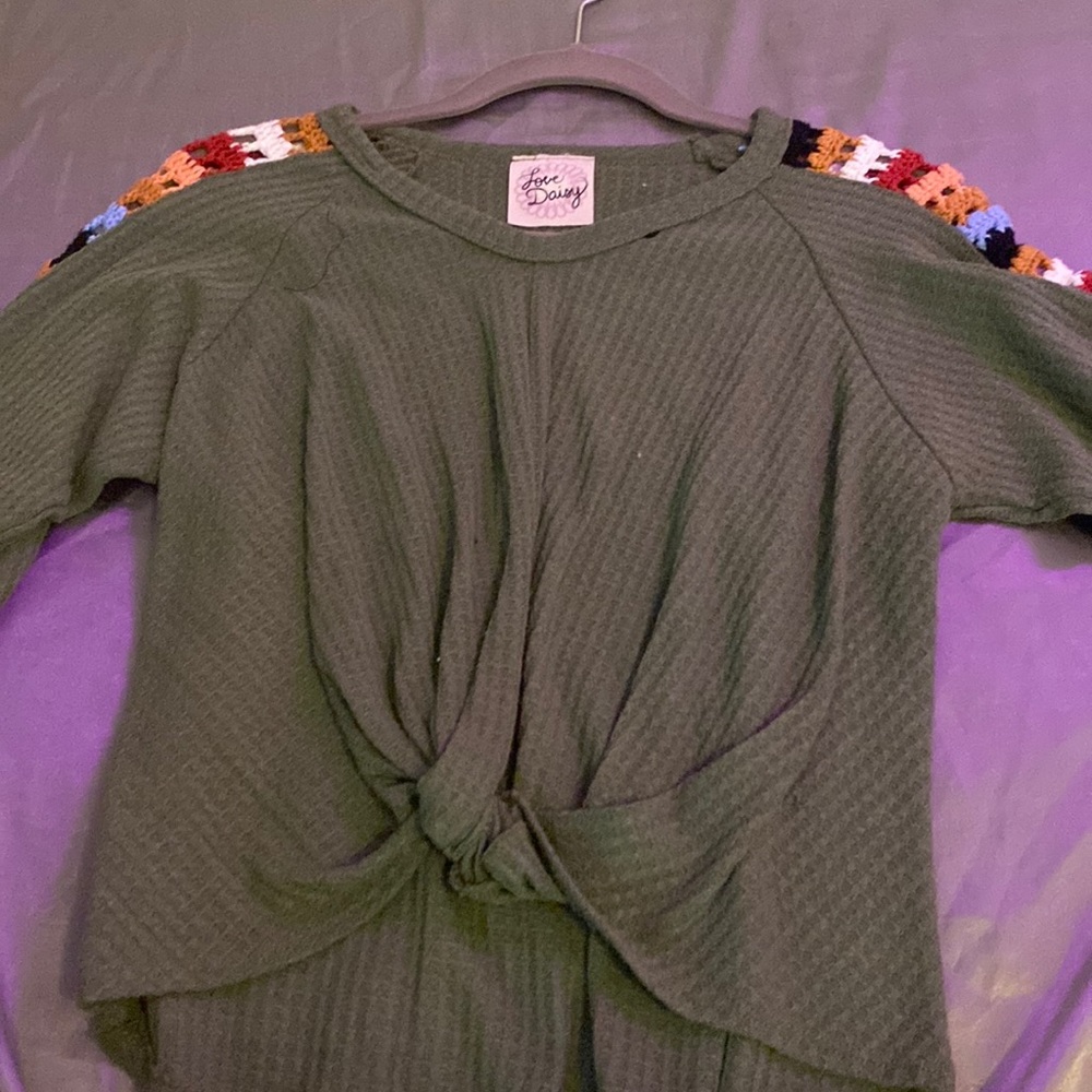 green long sleeve tie shirt with colorful sleeves